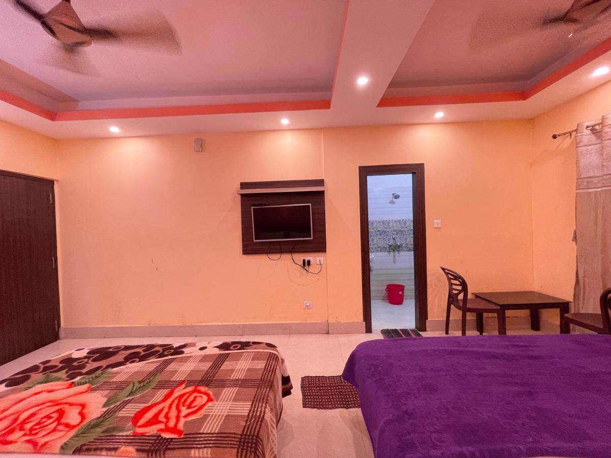 Hotel Deo Puri Luaran gambar