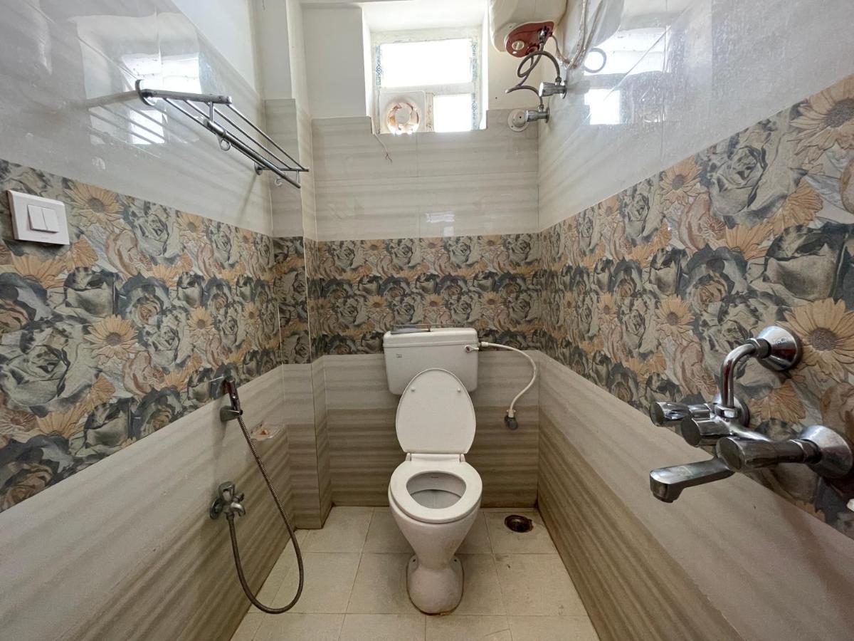 Hotel Deo Puri Luaran gambar