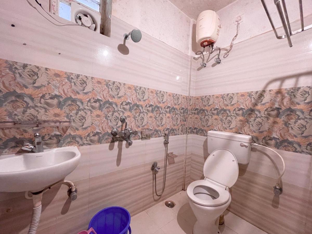 Hotel Deo Puri Luaran gambar